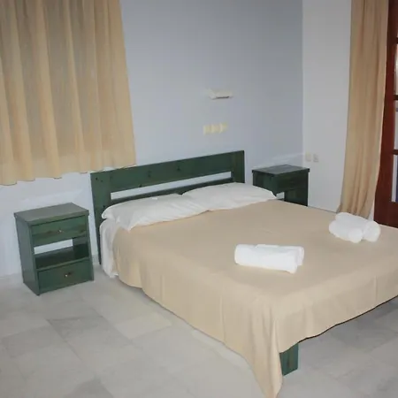 Bluefox Aparthotel Kastraki (Naxos)